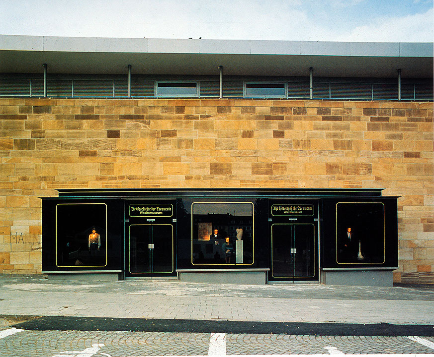 Documenta Wax Museum (1992) MACrépertoire